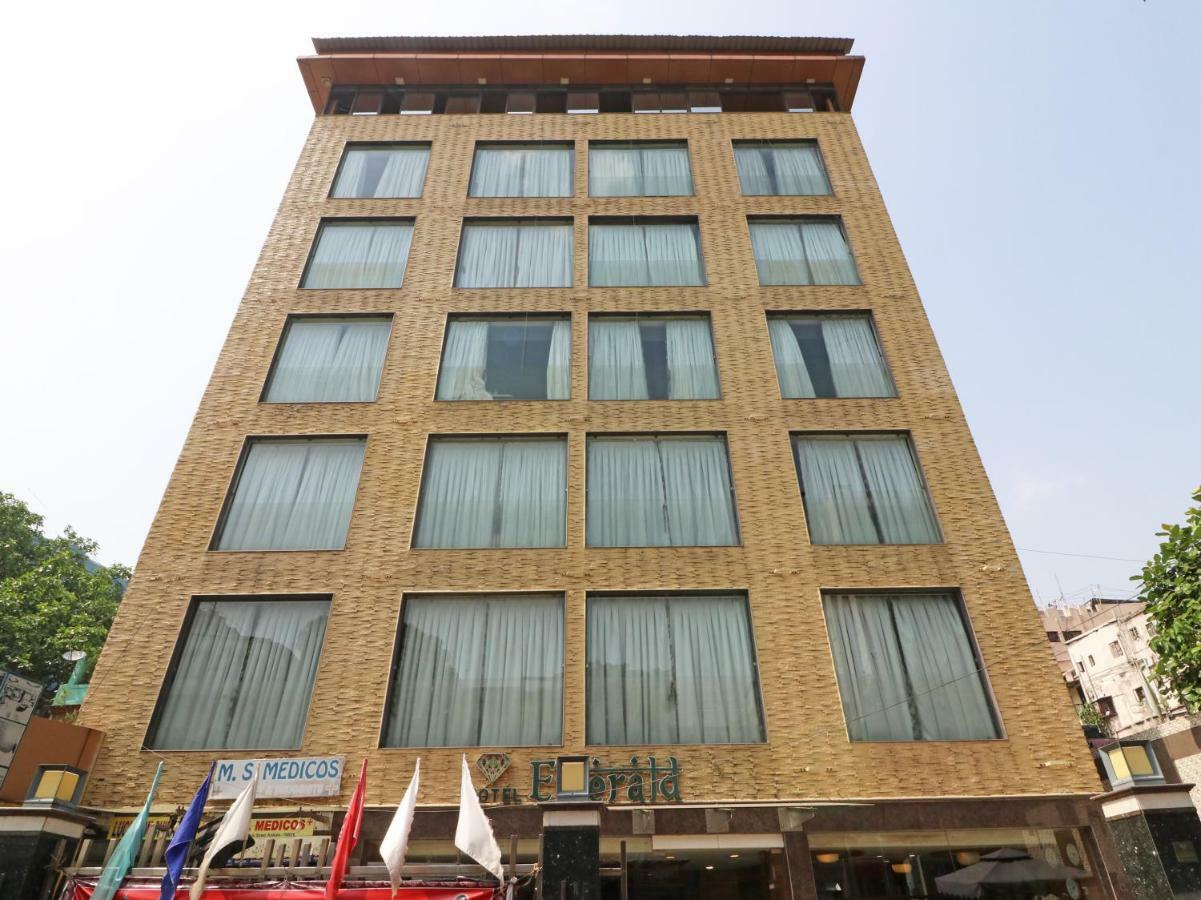 Hotel Emerald Calcutta Buitenkant foto