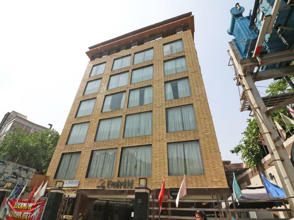 Hotel Emerald Calcutta Buitenkant foto