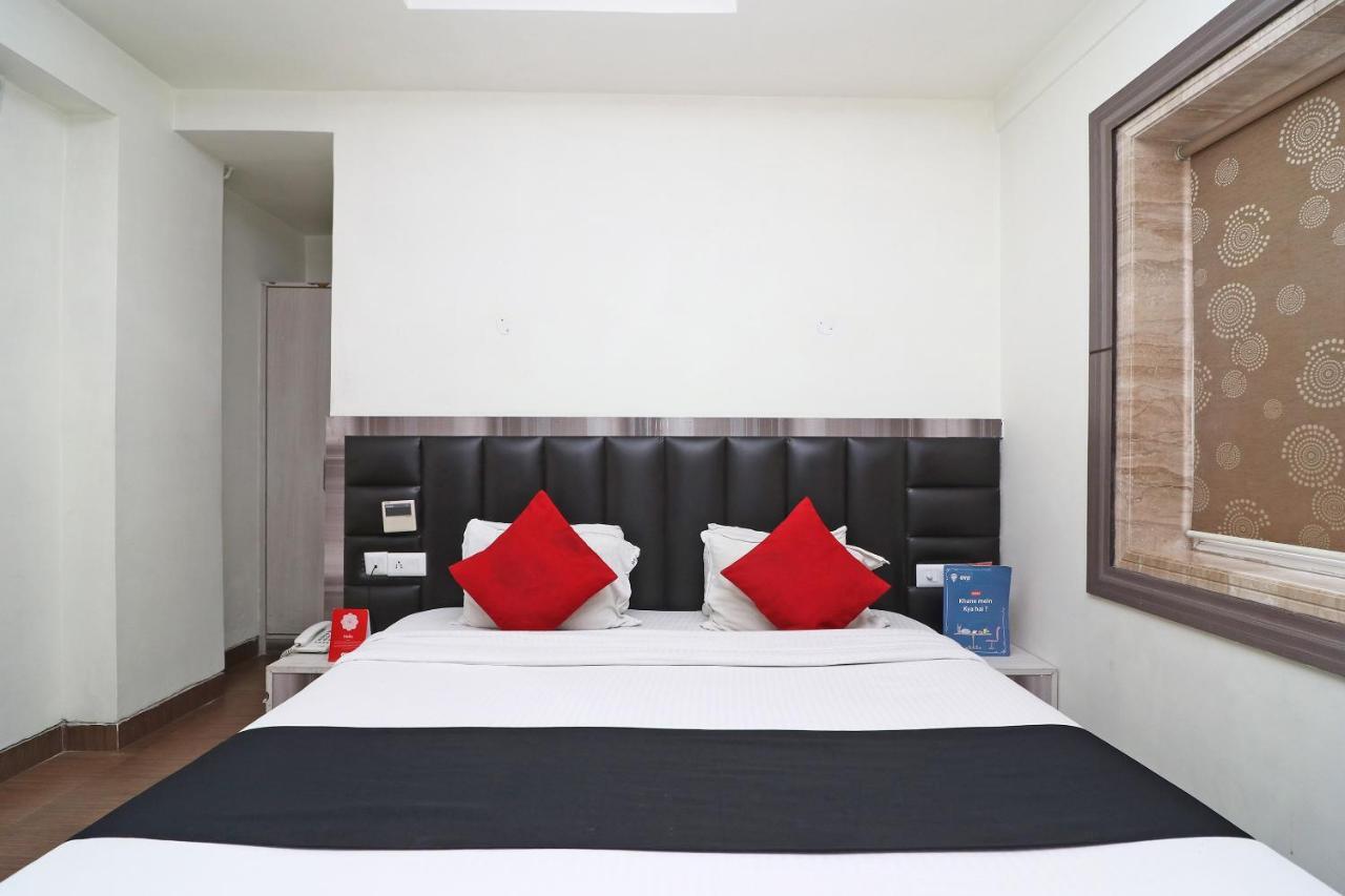 Hotel Emerald Calcutta Buitenkant foto