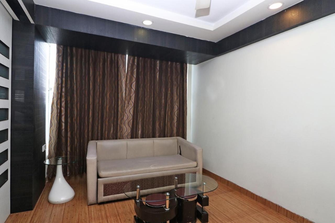 Hotel Emerald Calcutta Buitenkant foto